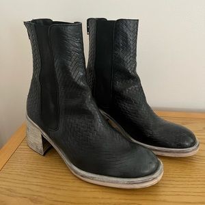 Free People Essential Chelsea Boot - Black